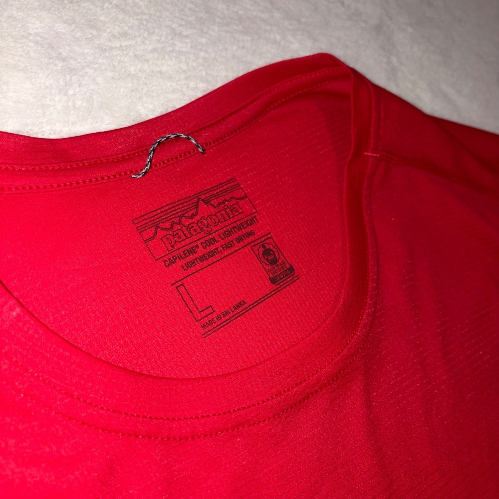 PATAGONIA Capilene Cool Lightweight Shirt Mens L Red Fast Drying Athletic Tee - Picture 2 of 10